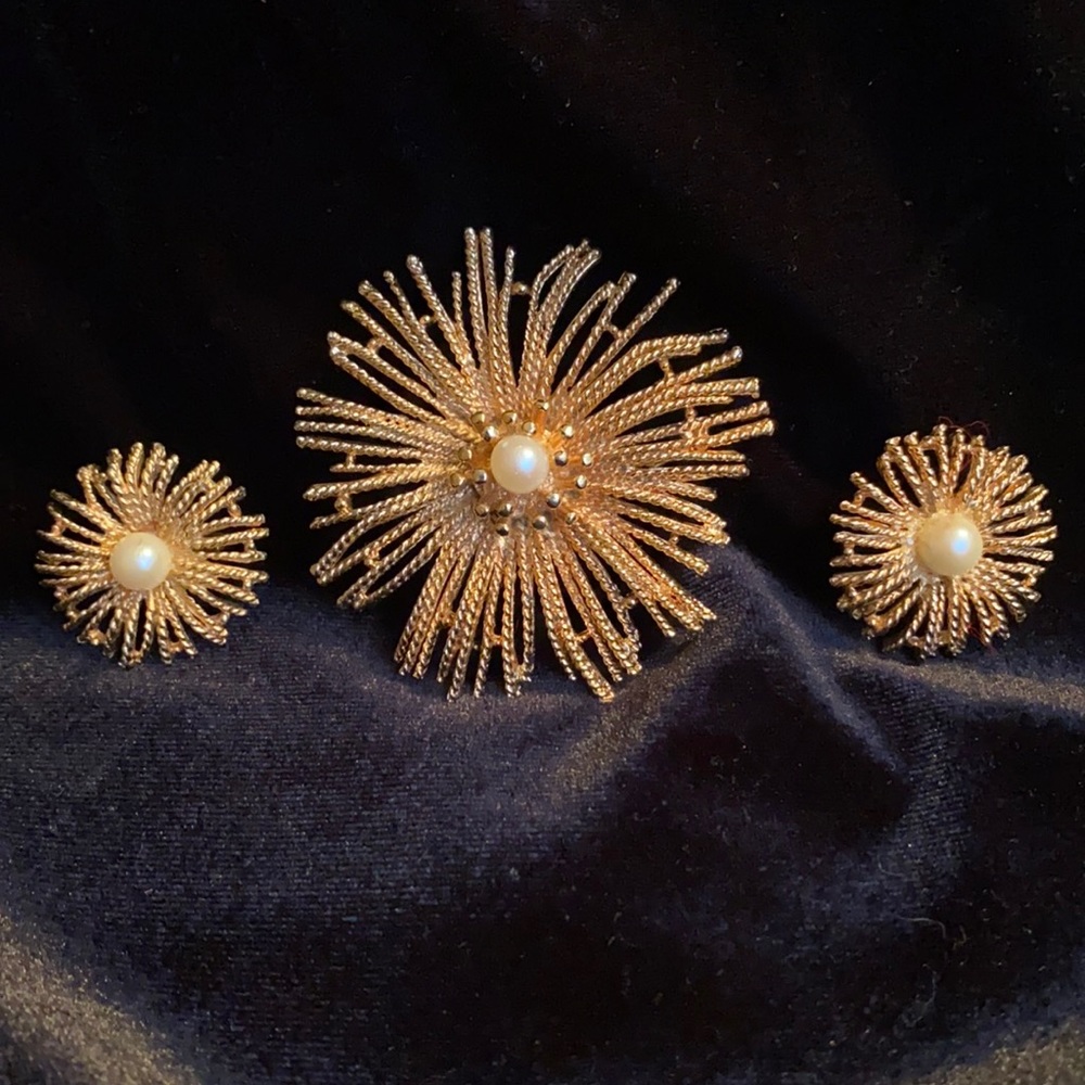 CAPRI Brand Vintage Brooch and Earring Set